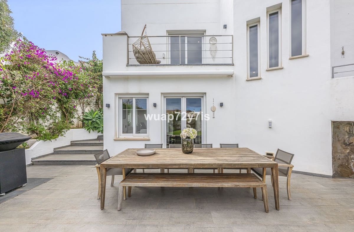 4 soverom Villa til salgs i Guadalmina med svømmebasseng - € 1 650 000 (Ref: 9705083)