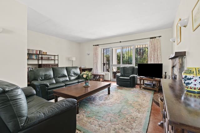 Chalet de 3 habitaciones en Guadalmina Baja, Marbella en venta - 1.800.000 € (Ref: 9705086)