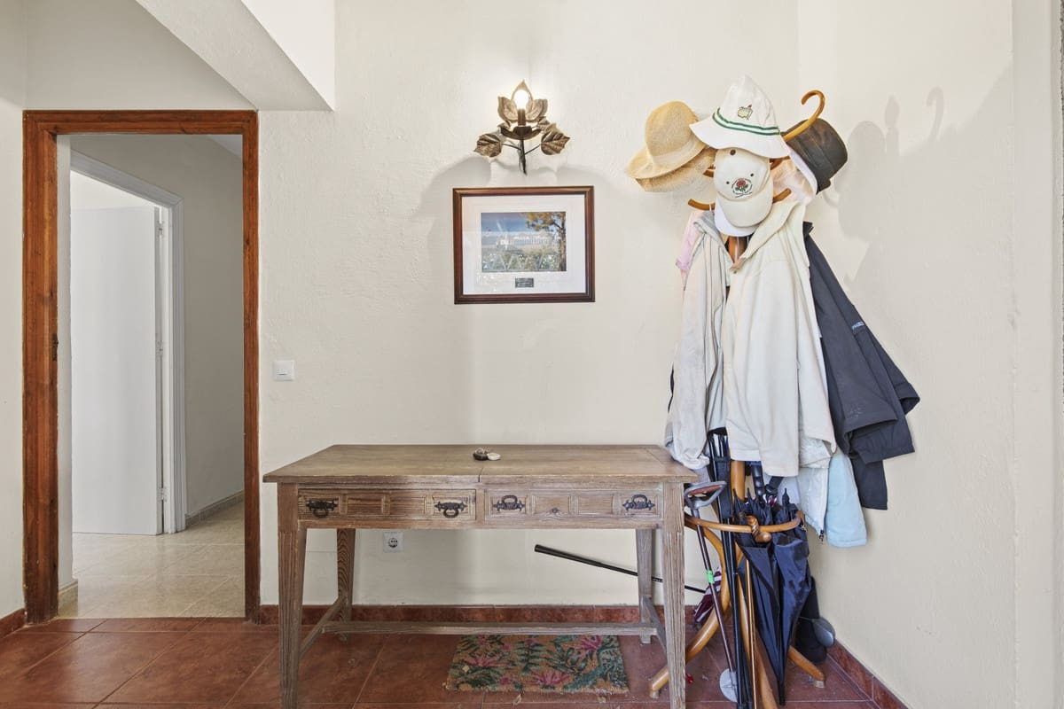 Chalet de 3 habitaciones en Guadalmina en venta - 1.800.000 € (Ref: 9705086)