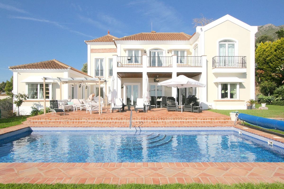 Chalet de 4 habitaciones en Mijas en venta con piscina garaje - 1.850.000 € (Ref: 9705087)