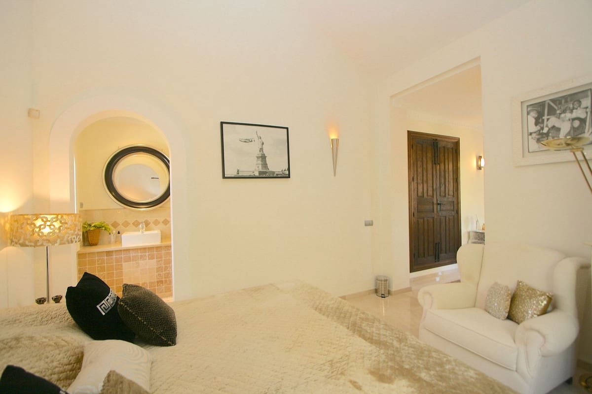 4 Zimmer Villa zu verkaufen in Mijas mit Pool Garage - 1.850.000 € (Ref: 9705087)