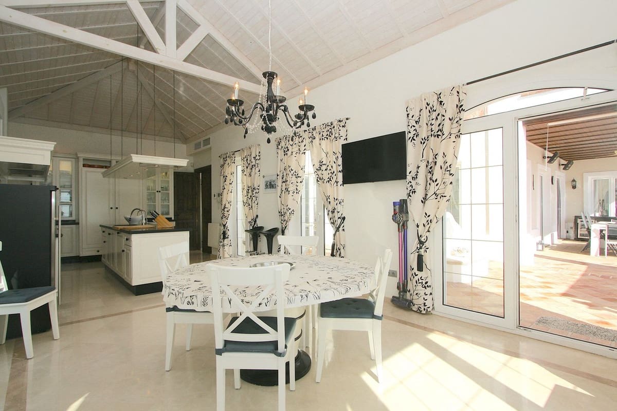 4 Zimmer Villa zu verkaufen in Mijas mit Pool Garage - 1.850.000 € (Ref: 9705087)