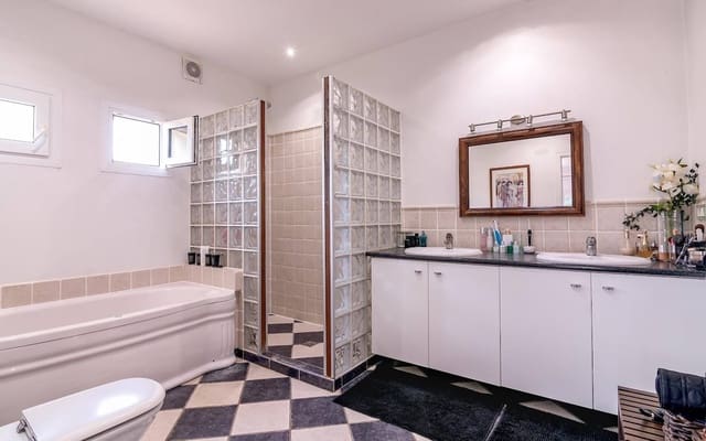 6 slaapkamer Villa te koop in Sotogrande Alto, San Roque met zwembad - € 1.850.000 (Ref: 9705088)