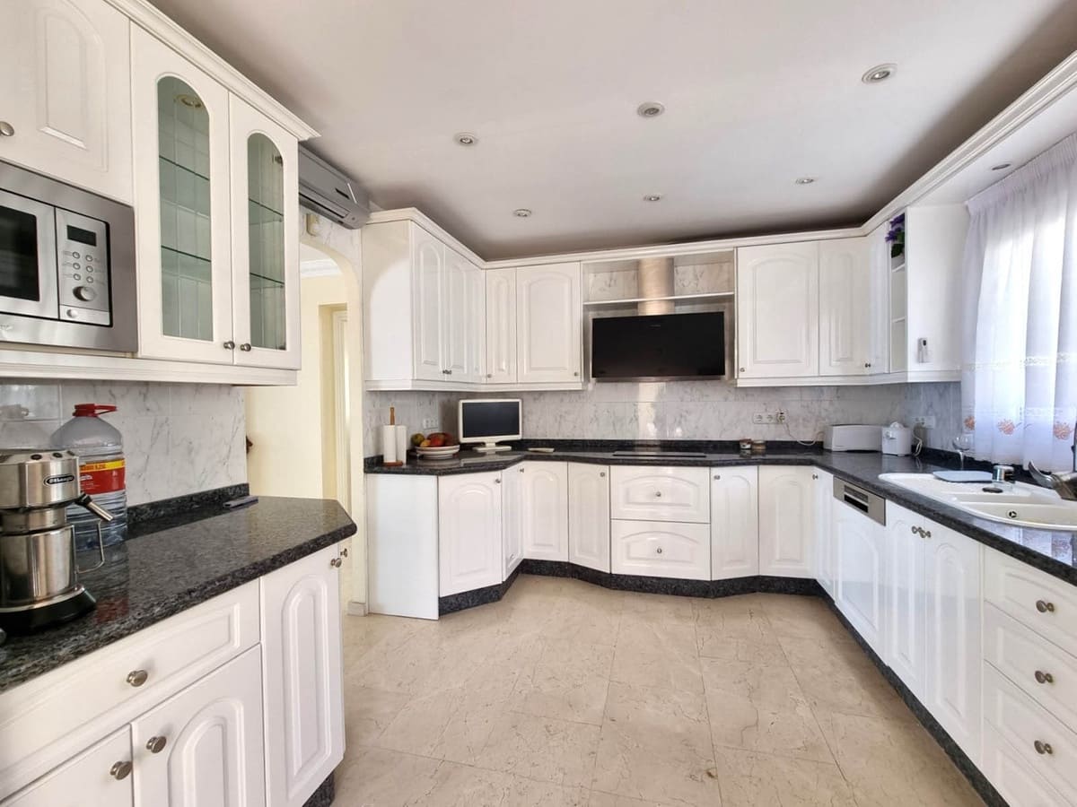 5 soverom Villa til salgs i Benalmadena med svømmebasseng - € 1 890 000 (Ref: 9705090)