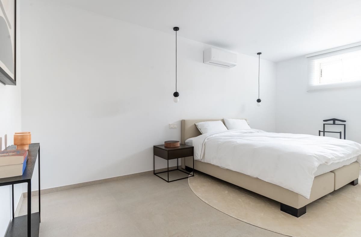 4 bedroom Villa for sale in Bahia de Casares with pool garage - € 1,595,000 (Ref: 9705093)