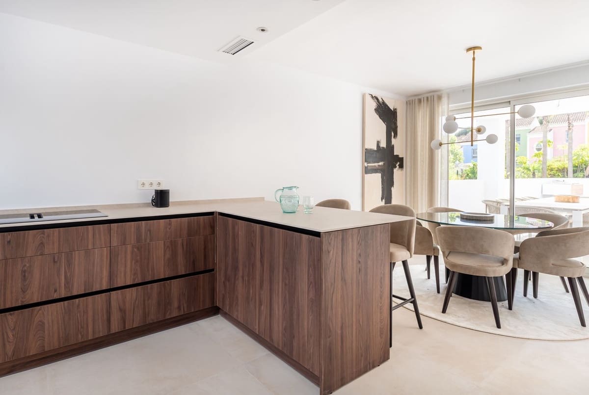 4 bedroom Villa for sale in Bahia de Casares with pool garage - € 1,595,000 (Ref: 9705093)