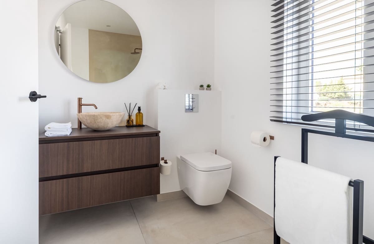 4 bedroom Villa for sale in Bahia de Casares with pool garage - € 1,595,000 (Ref: 9705093)