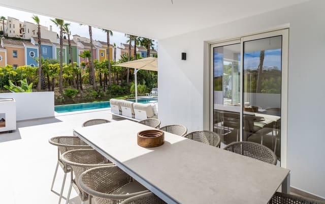 4 makuuhuone Huvila myytävänä paikassa Bahia de Casares, Casares mukana uima-altaan 
autotalli - 1 595 000 € (Ref: 9705093)