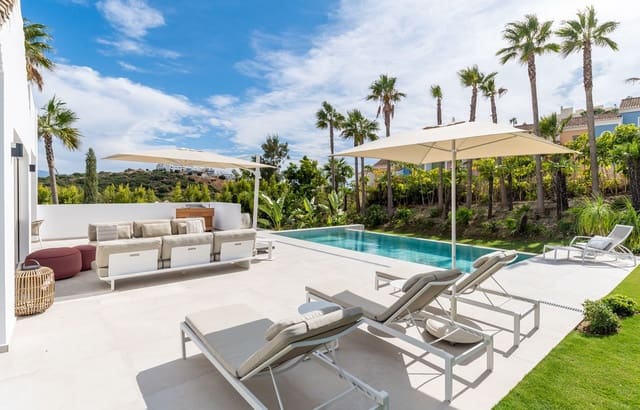 4 makuuhuone Huvila myytävänä paikassa Bahia de Casares, Casares mukana uima-altaan 
autotalli - 1 595 000 € (Ref: 9705093)