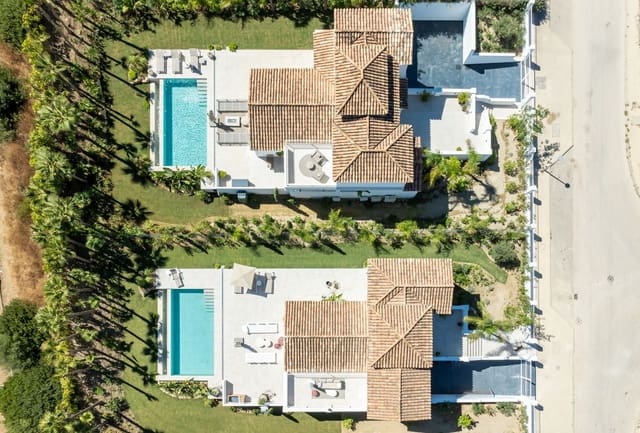 4 makuuhuone Huvila myytävänä paikassa Bahia de Casares, Casares mukana uima-altaan 
autotalli - 1 595 000 € (Ref: 9705093)