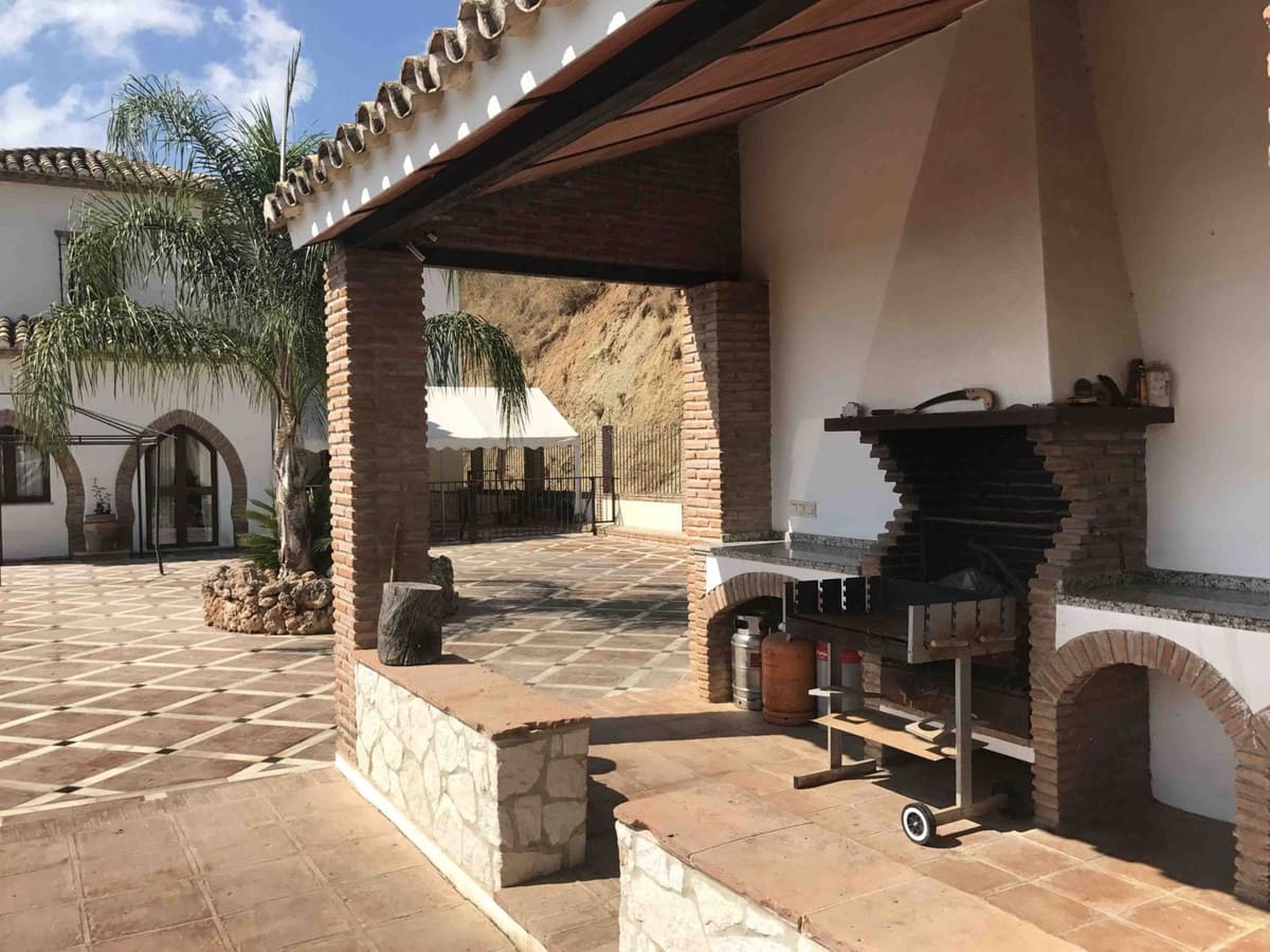 4 slaapkamer Villa te koop in Mijas - € 1.820.000 (Ref: 9705094)