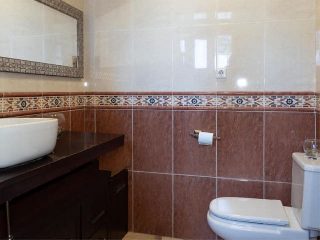 3 quarto Moradia para venda em Marbella com piscina garagem - 755 000 € (Ref: 9705095)