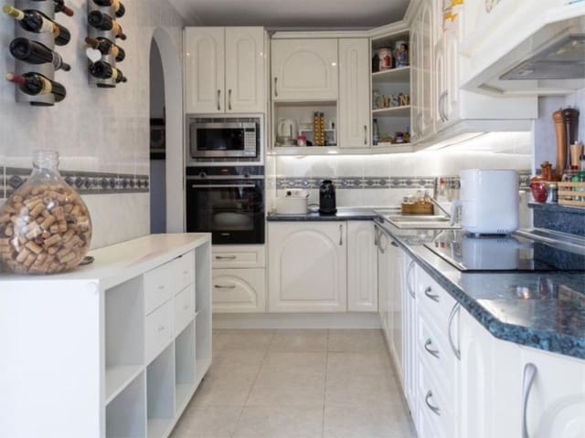 3 quarto Moradia para venda em Marbella com piscina garagem - 755 000 € (Ref: 9705095)
