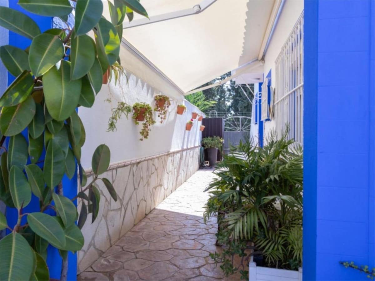 3 soveværelse Villa til salg i Marbella med swimmingpool garage - € 755.000 (Ref: 9705095)