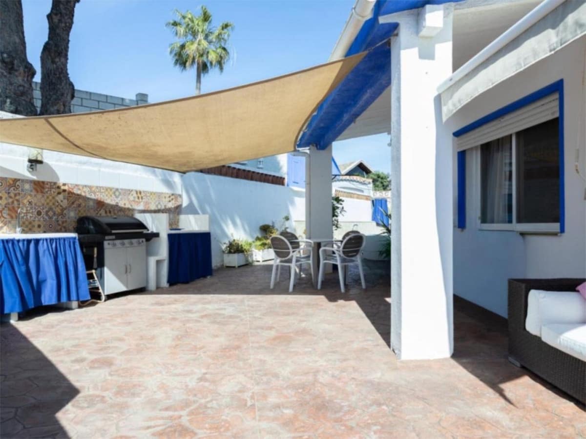 3 soveværelse Villa til salg i Marbella med swimmingpool garage - € 755.000 (Ref: 9705095)