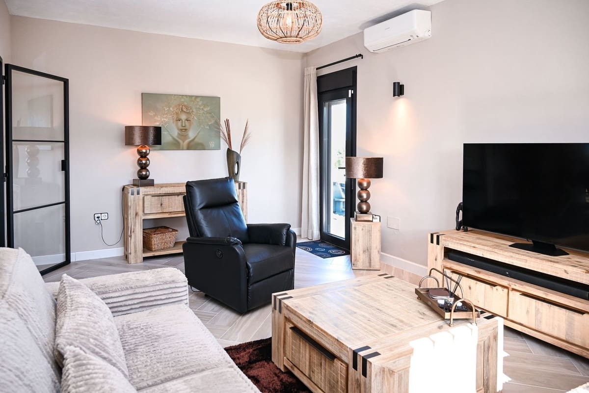 4 bedroom Villa for sale in Alhaurin de la Torre with pool - € 949,000 (Ref: 9705096)