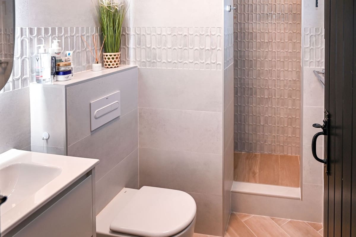 4 bedroom Villa for sale in Alhaurin de la Torre with pool - € 949,000 (Ref: 9705096)