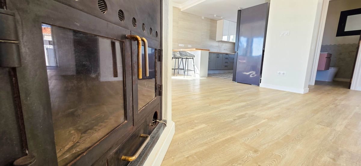 4 slaapkamer Villa te koop in Manilva met zwembad - € 935.000 (Ref: 9705100)