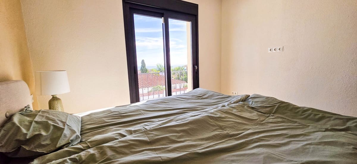 4 bedroom Villa for sale in Manilva with pool - € 895,000 (Ref: 9705100)