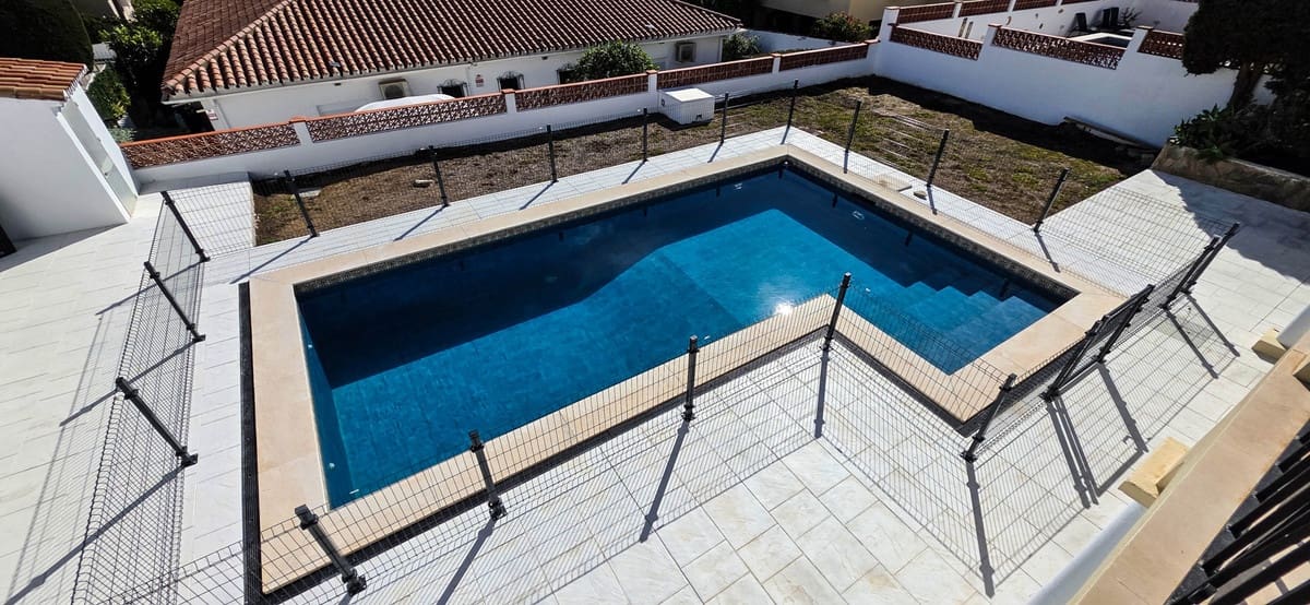 4 bedroom Villa for sale in Manilva with pool - € 895,000 (Ref: 9705100)