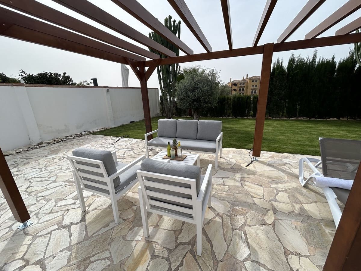 Chalet de 6 habitaciones en Calahonda en venta con piscina - 995.000 € (Ref: 9705101)