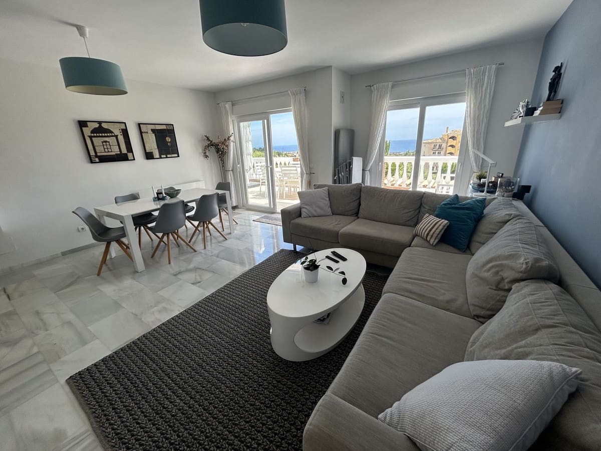 Chalet de 6 habitaciones en Calahonda en venta con piscina - 995.000 € (Ref: 9705101)