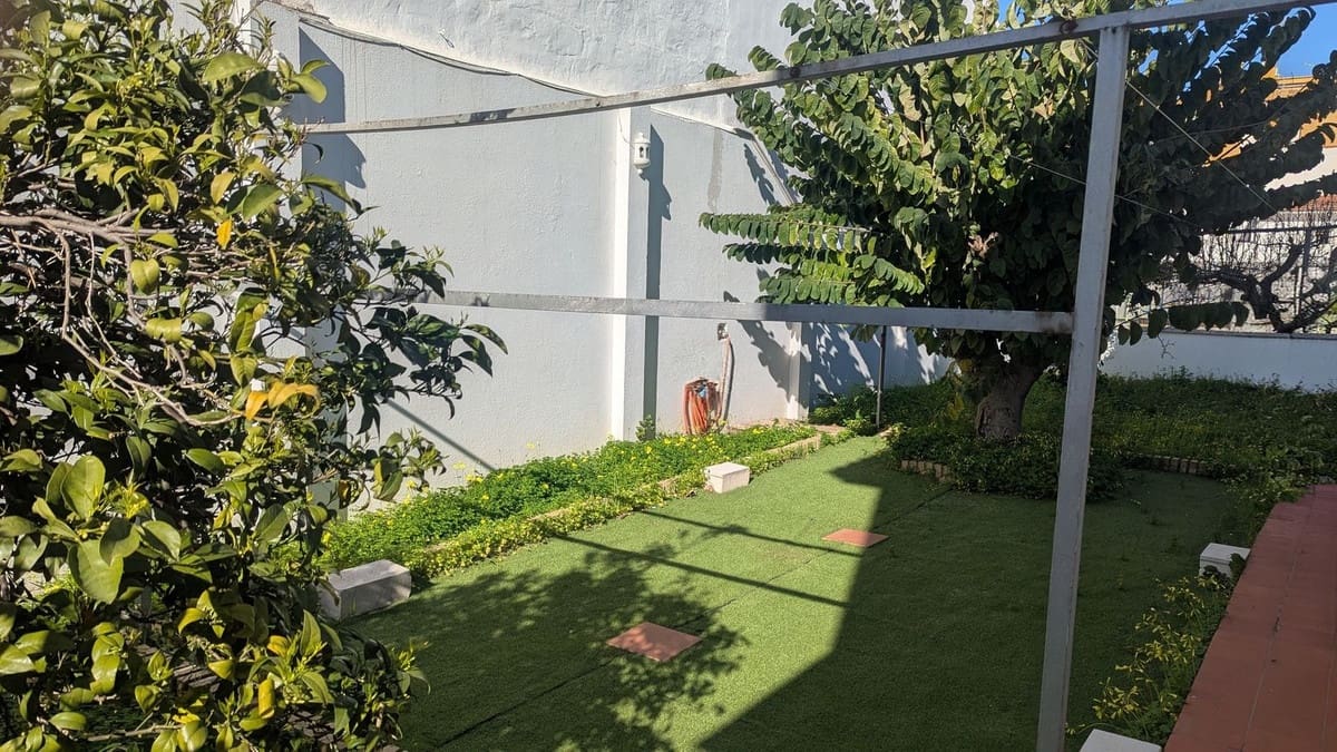 5 bedroom Villa for sale in Alhaurin de la Torre - € 724,990 (Ref: 9705102)