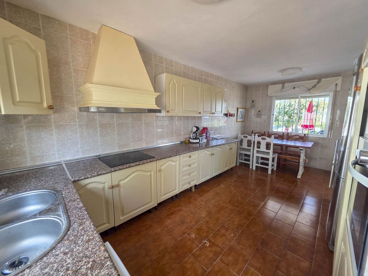 3 camera da letto Villa in vendita in Estepona con piscina garage - 988.000 € (Rif: 9705103)