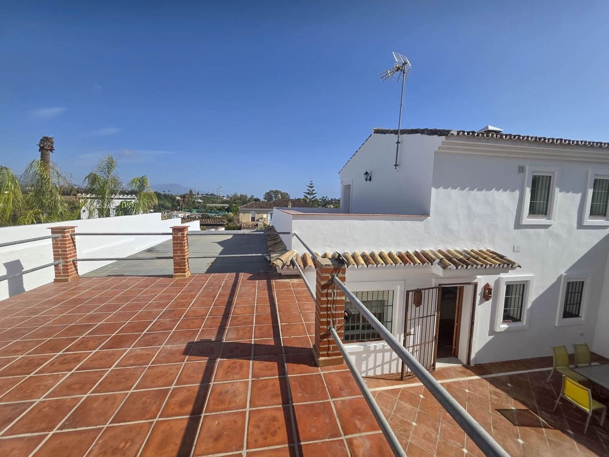 3 camera da letto Villa in vendita in Estepona con piscina garage - 988.000 € (Rif: 9705103)