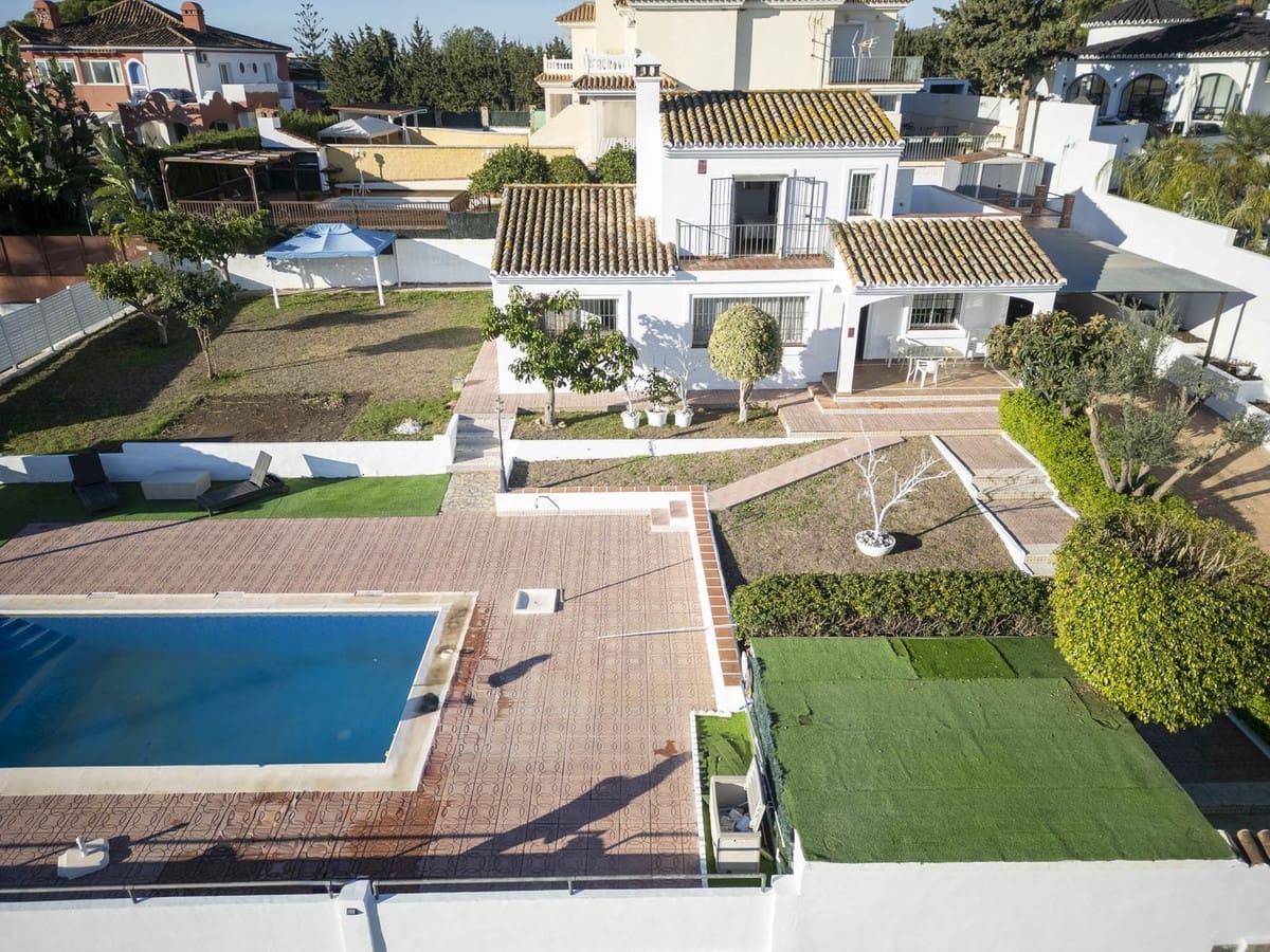 3 camera da letto Villa in vendita in Estepona con piscina garage - 988.000 € (Rif: 9705103)