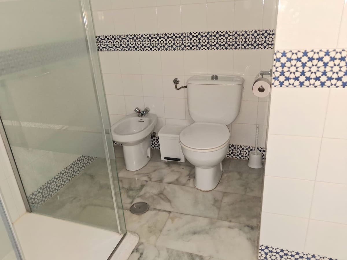 4 bedroom Villa for sale in Calahonda with pool garage - € 950,000 (Ref: 9705104)