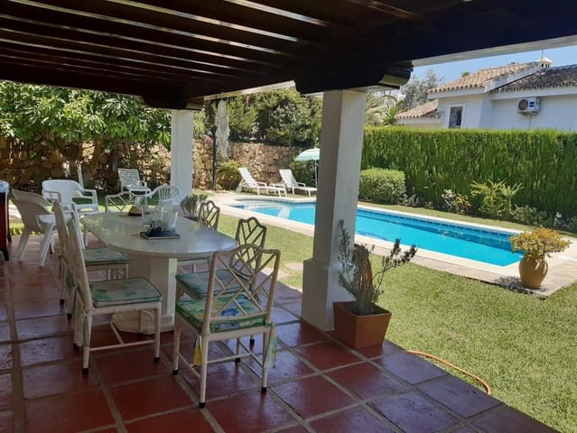 4 slaapkamer Villa te koop in Calahonda, Mijas met zwembad garage - € 950.000 (Ref: 9705104)