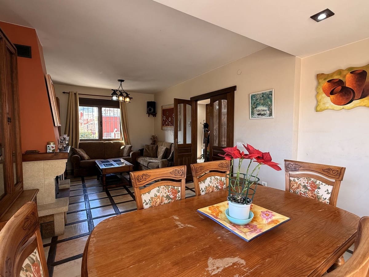 Chalet de 4 habitaciones en Torremolinos en venta con piscina garaje - 769.000 € (Ref: 9705105)