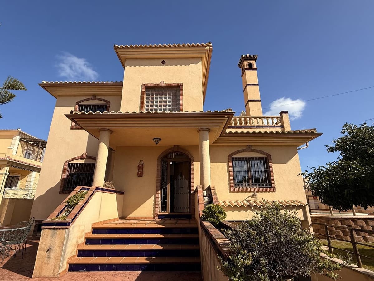 4 sovrum Villa till salu i Torremolinos med pool garage - 769 000 € (Ref: 9705105)