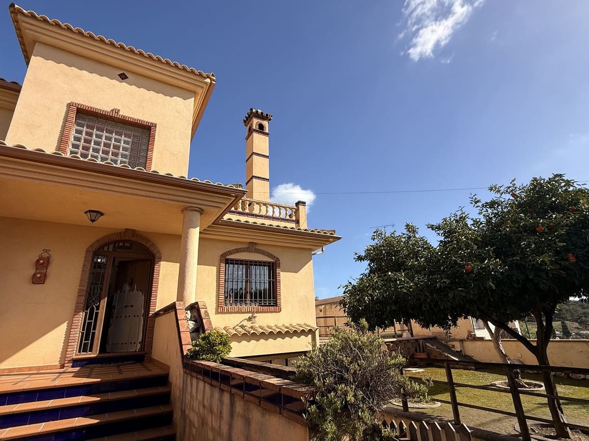 4 sovrum Villa till salu i Torremolinos med pool garage - 769 000 € (Ref: 9705105)