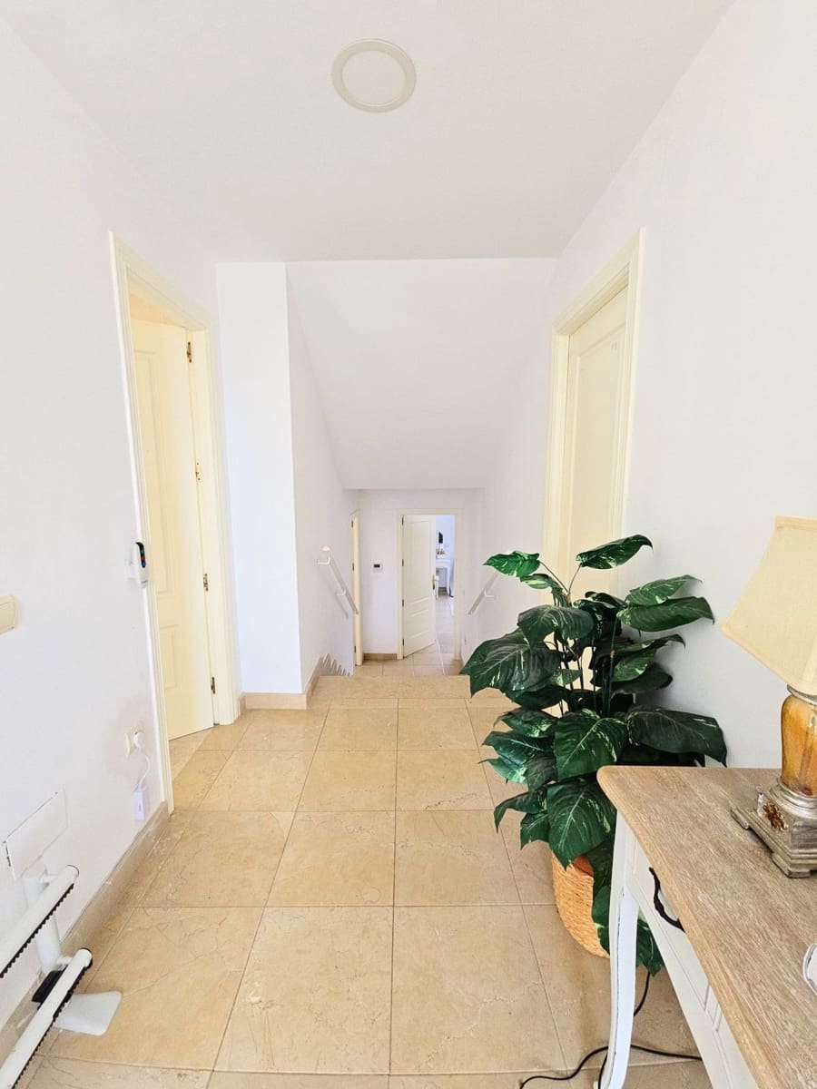 4 Zimmer Villa zu verkaufen in Riviera del Sol mit Pool - 795.000 € (Ref: 9705107)