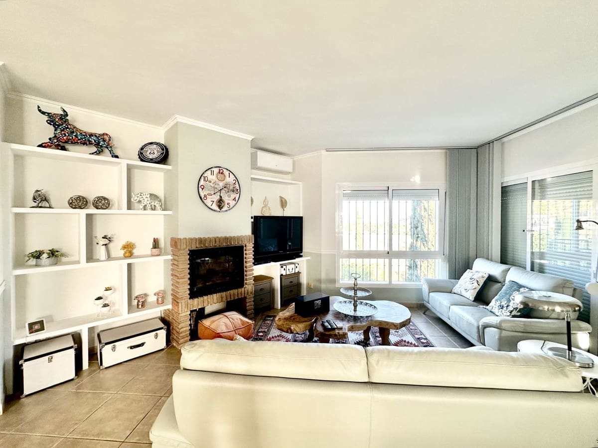 4 sovrum Villa till salu i Mijas Costa med pool garage - 880 000 € (Ref: 9705108)