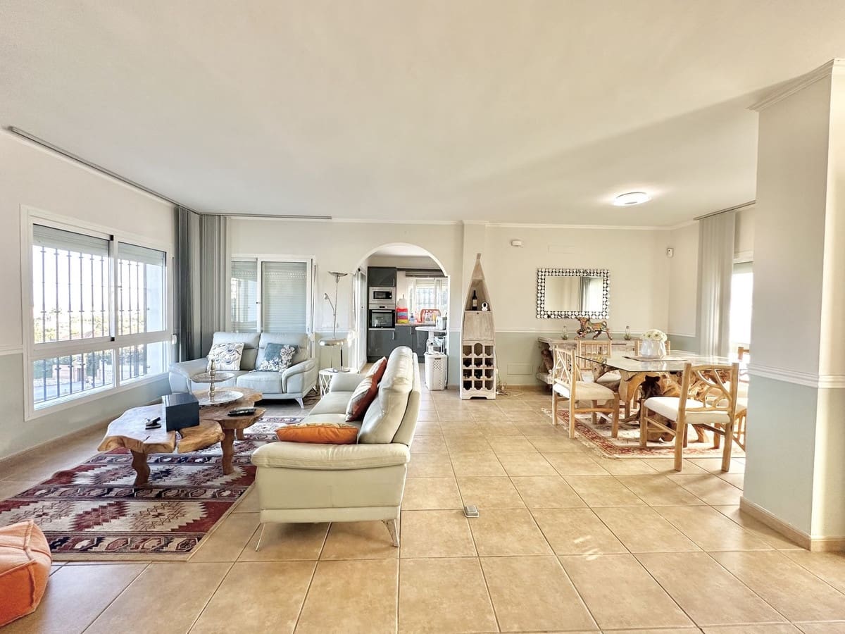 4 sovrum Villa till salu i Mijas Costa med pool garage - 880 000 € (Ref: 9705108)