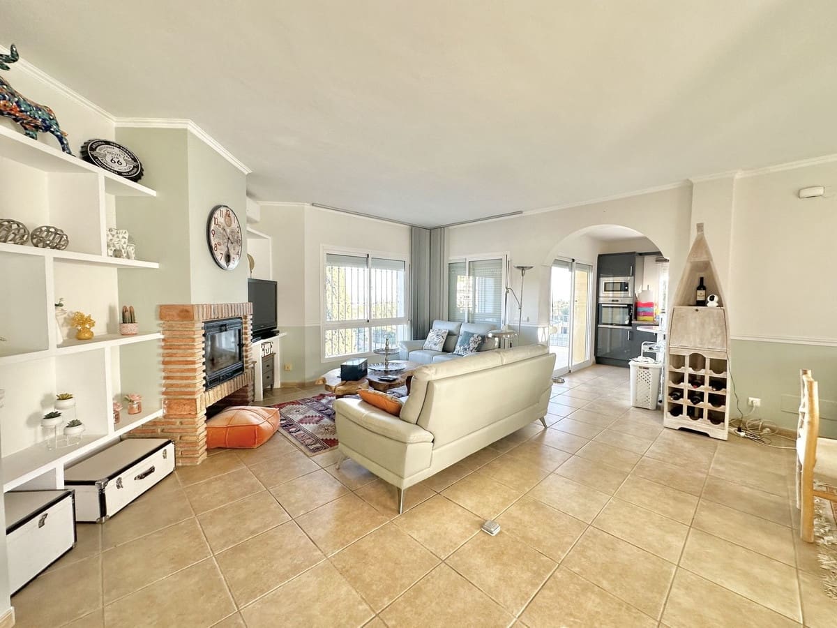 4 sovrum Villa till salu i Mijas Costa med pool garage - 880 000 € (Ref: 9705108)