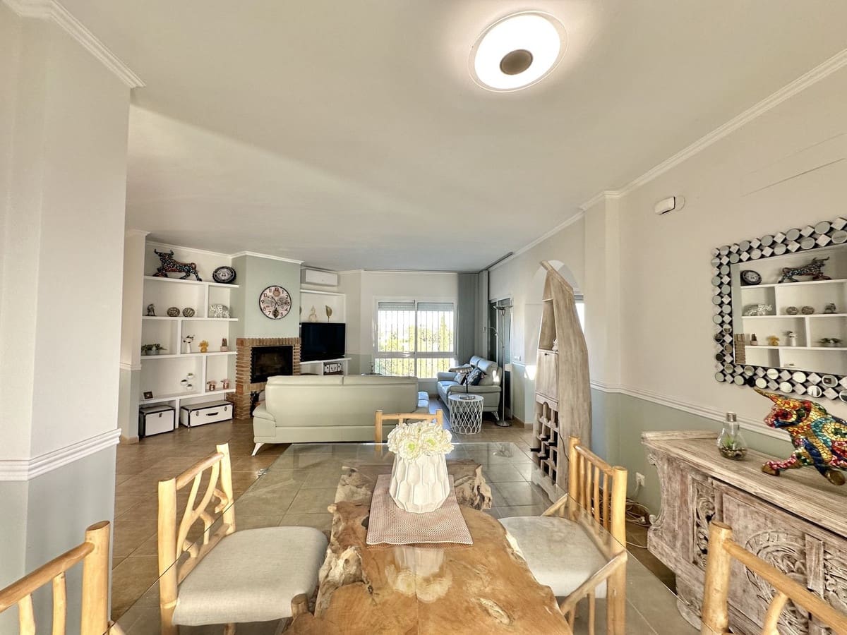 4 sovrum Villa till salu i Mijas Costa med pool garage - 880 000 € (Ref: 9705108)