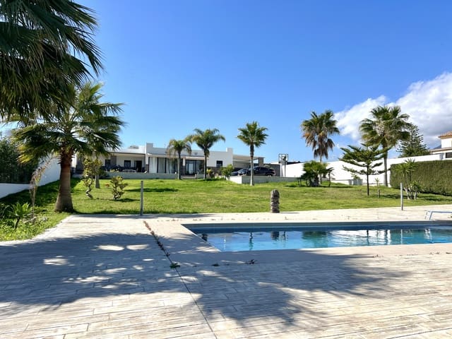3 Zimmer Finca/Landgut zu verkaufen in Centro, Estepona mit Pool - 1.150.000 € (Ref: 9705109)