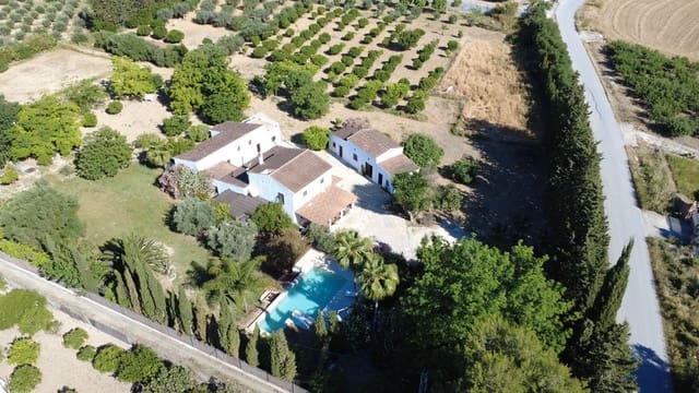 7 soveværelse Finca/Landehus til salg i Alhaurín el Grande med swimmingpool - € 1.200.000 (Ref: 9705113)