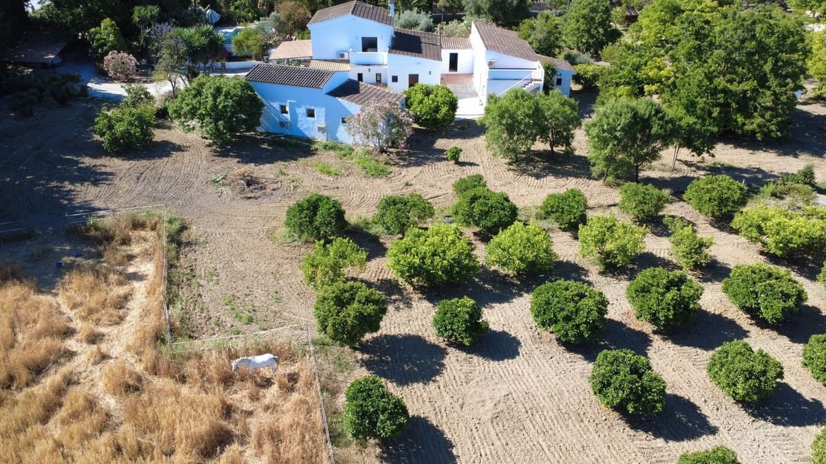 7 soveværelse Finca/Landehus til salg i Alhaurin el Grande med swimmingpool - € 1.200.000 (Ref: 9705113)