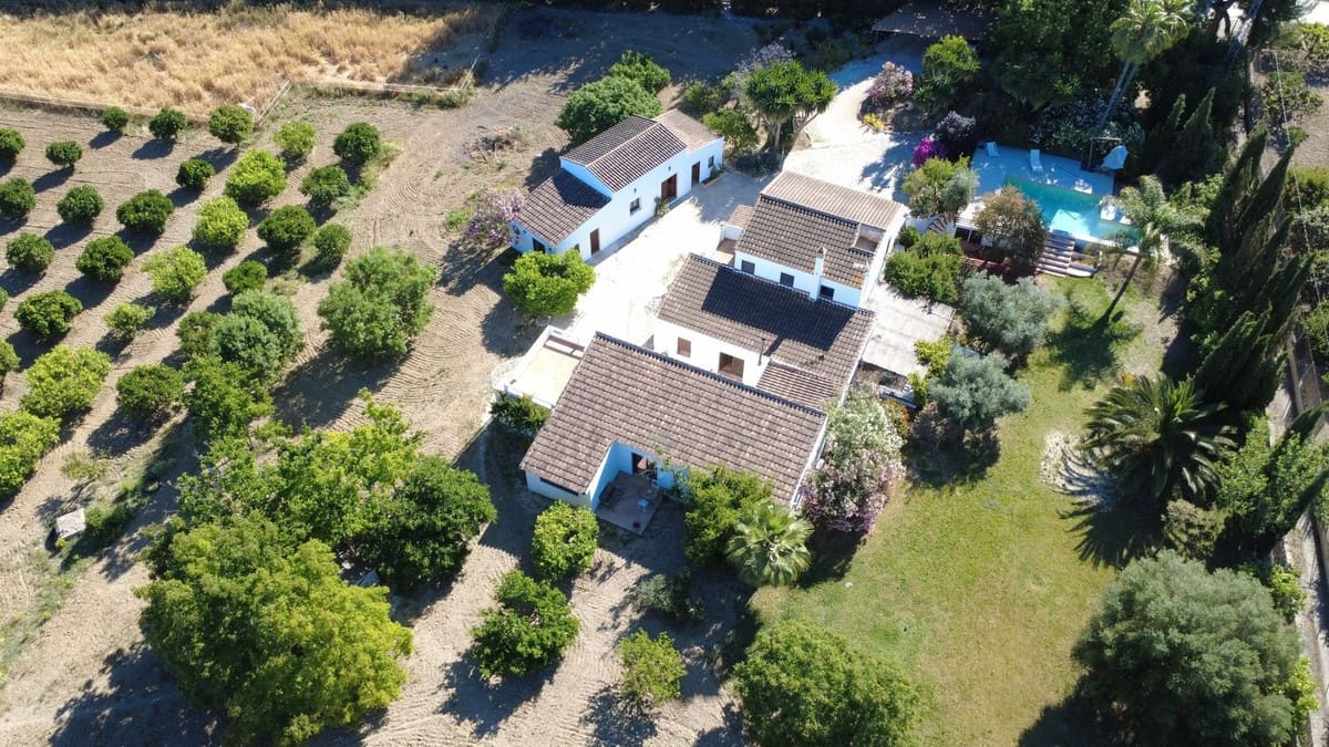 7 soveværelse Finca/Landehus til salg i Alhaurin el Grande med swimmingpool - € 1.200.000 (Ref: 9705113)