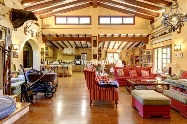 Finca/Casa Rural de 5 habitaciones en Ojen en venta con piscina - 1.600.000 € (Ref: 9705116)