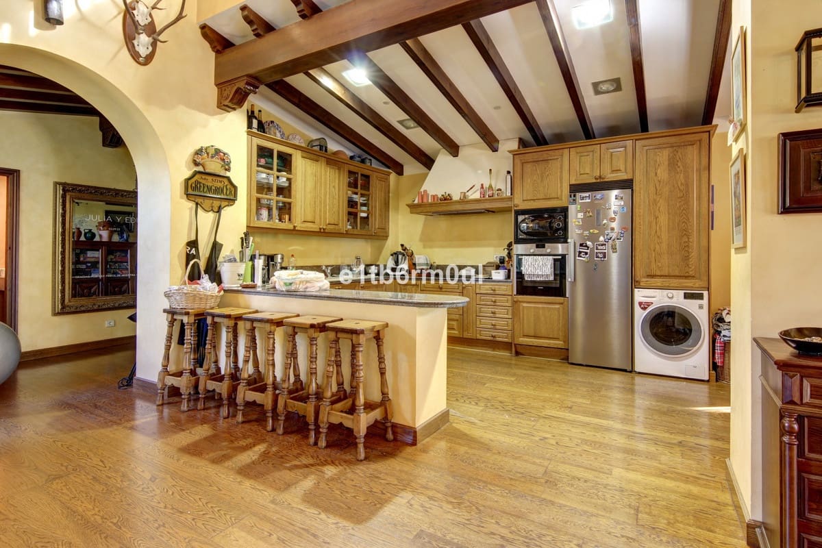 5 sypialnia Finka/Dom wiejski na sprzedaż w Ojen z basenem - 1 600 000 € (Ref: 9705116)