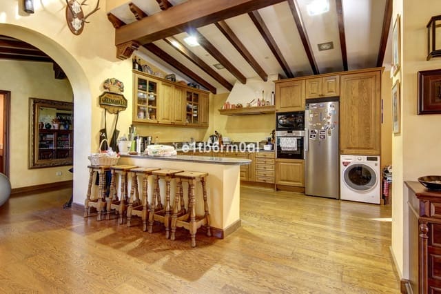 Finca/Casa Rural de 5 habitaciones en Ojen en venta con piscina - 1.600.000 € (Ref: 9705116)