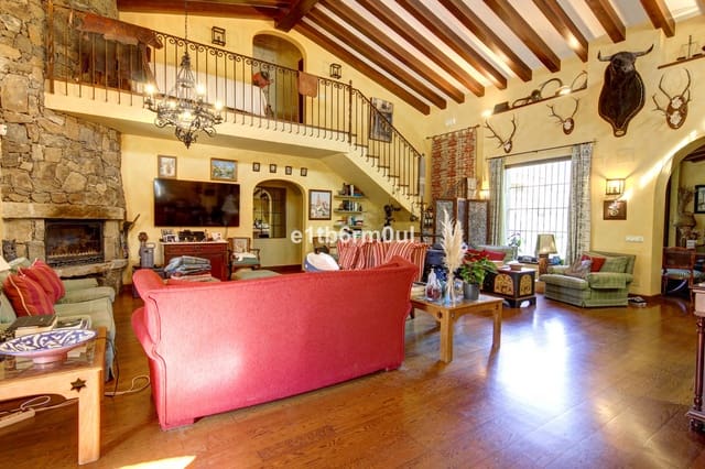 Finca/Casa Rural de 5 habitaciones en Ojen en venta con piscina - 1.600.000 € (Ref: 9705116)