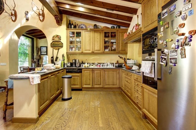 Finca/Casa Rural de 5 habitaciones en Ojen en venta con piscina - 1.600.000 € (Ref: 9705116)