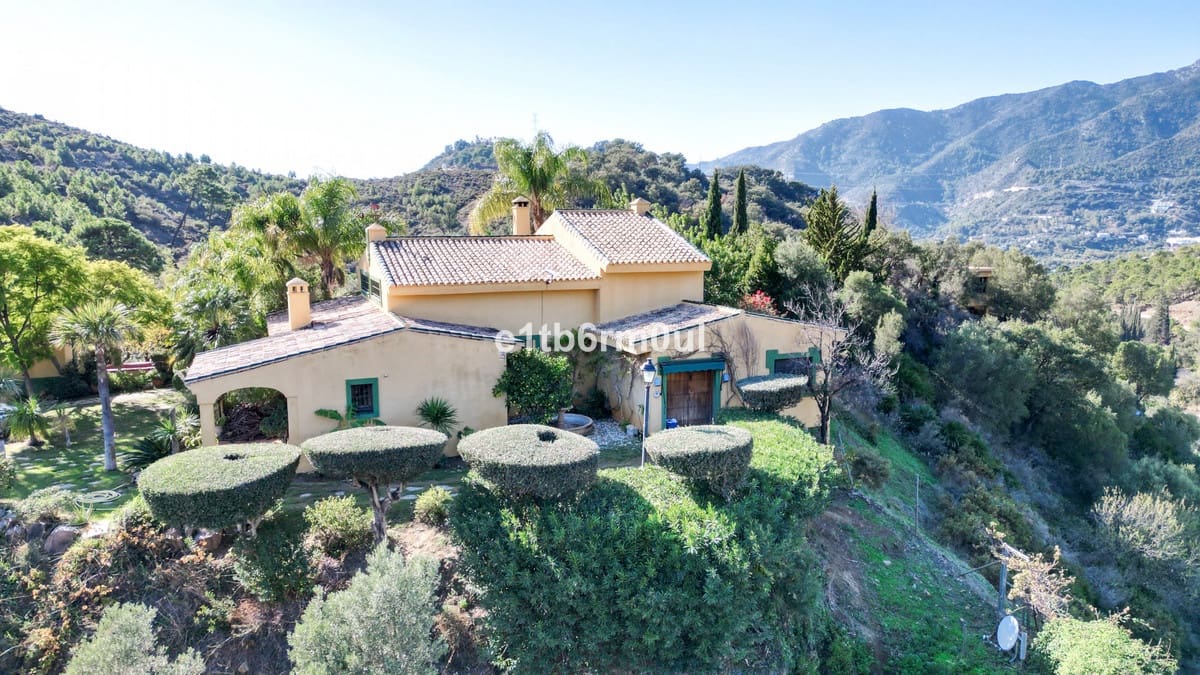 5 sypialnia Finka/Dom wiejski na sprzedaż w Ojen z basenem - 1 600 000 € (Ref: 9705116)